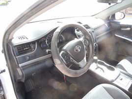 2014 TOYOTA CAMRY SE WHITE 2.5 AT Z20024